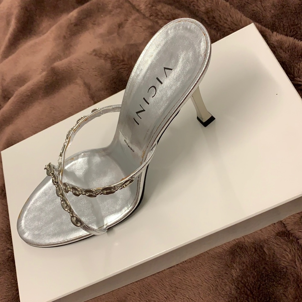 Vicini Sandals/Heels Strappy. Silver with metal fixtures and chrome heel 39 (9)